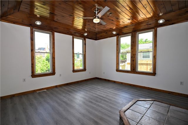 42 Kennedy Rd, New Eagle, PA 15067