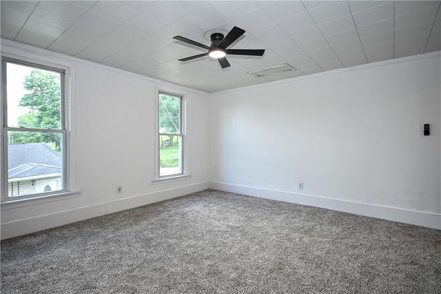 42 Kennedy Rd, New Eagle, PA 15067