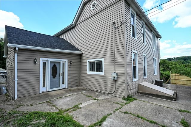 42 Kennedy Rd, New Eagle, PA 15067