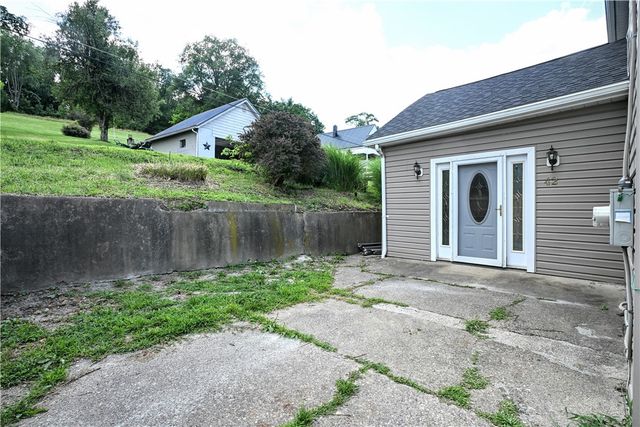 42 Kennedy Rd, New Eagle, PA 15067