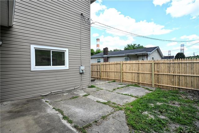 42 Kennedy Rd, New Eagle, PA 15067