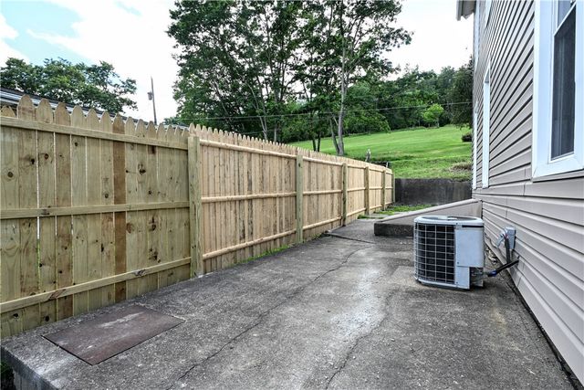 42 Kennedy Rd, New Eagle, PA 15067
