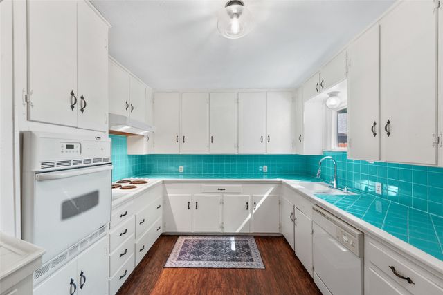 1121 Hudgins Avenue, Fort Worth, TX 76111