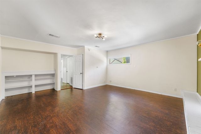 1121 Hudgins Avenue, Fort Worth, TX 76111