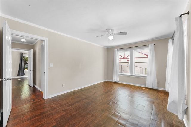 1121 Hudgins Avenue, Fort Worth, TX 76111
