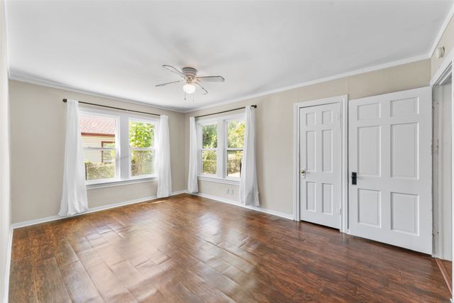 1121 Hudgins Avenue, Fort Worth, TX 76111