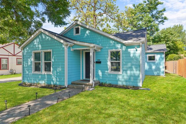 1121 Hudgins Avenue, Fort Worth, TX 76111