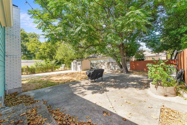 1121 Hudgins Avenue, Fort Worth, TX 76111