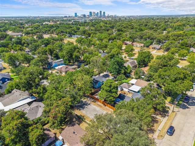 1121 Hudgins Avenue, Fort Worth, TX 76111