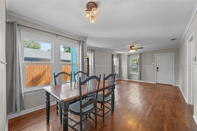 1121 Hudgins Avenue, Fort Worth, TX 76111