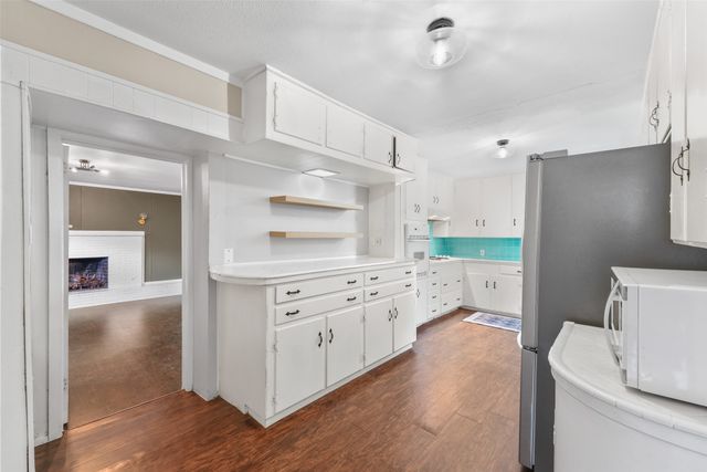 1121 Hudgins Avenue, Fort Worth, TX 76111