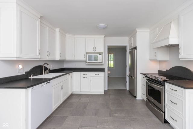 7454 Avalon Trail Road, Indianapolis, IN 46250