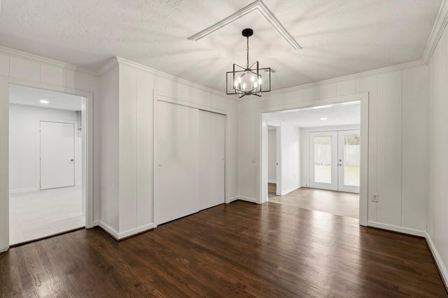 106 S Pin Oak Drive, Texas City, TX 77591