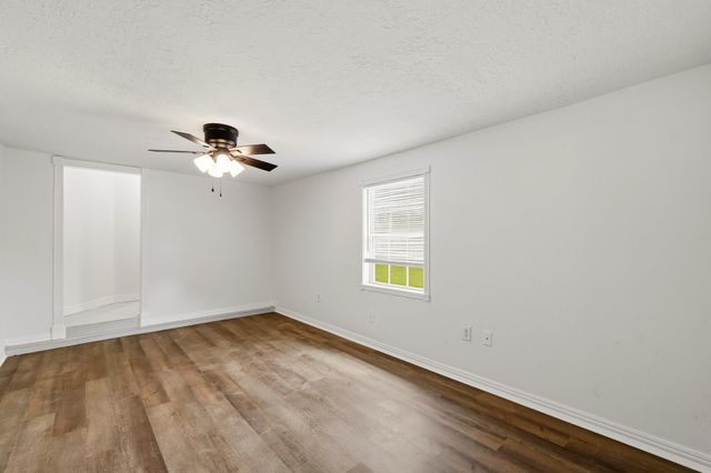 106 S Pin Oak Drive, Texas City, TX 77591