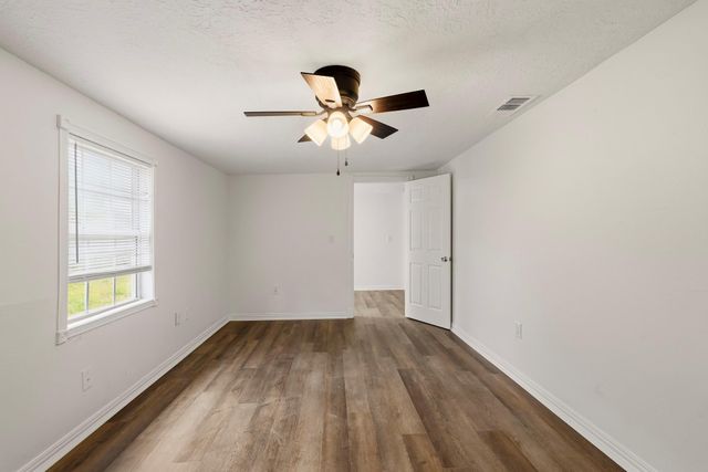 106 S Pin Oak Drive, Texas City, TX 77591