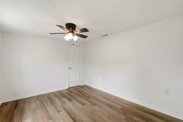 106 S Pin Oak Drive, Texas City, TX 77591