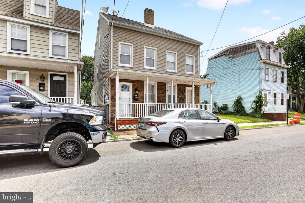 519 WILLOW ST, Bordentown, NJ 08505