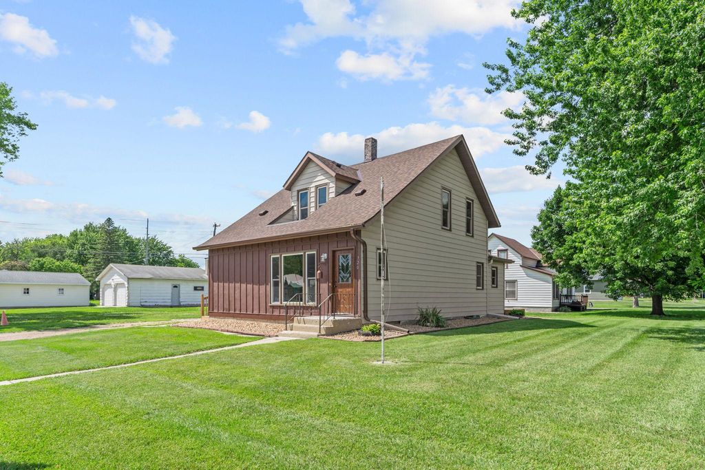 720 Fir Avenue, Bird Island, MN 55310 — photo 5