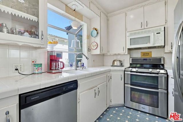 1361 Virginia Avenue, Glendale, CA 91202