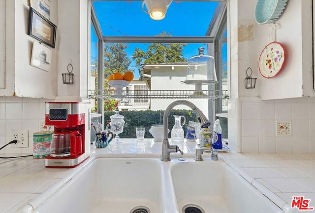 1361 Virginia Avenue, Glendale, CA 91202