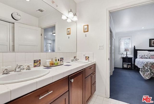 1361 Virginia Avenue, Glendale, CA 91202