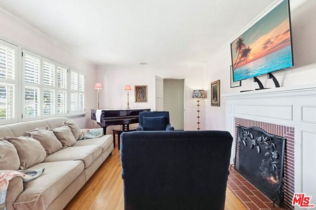 1361 Virginia Avenue, Glendale, CA 91202