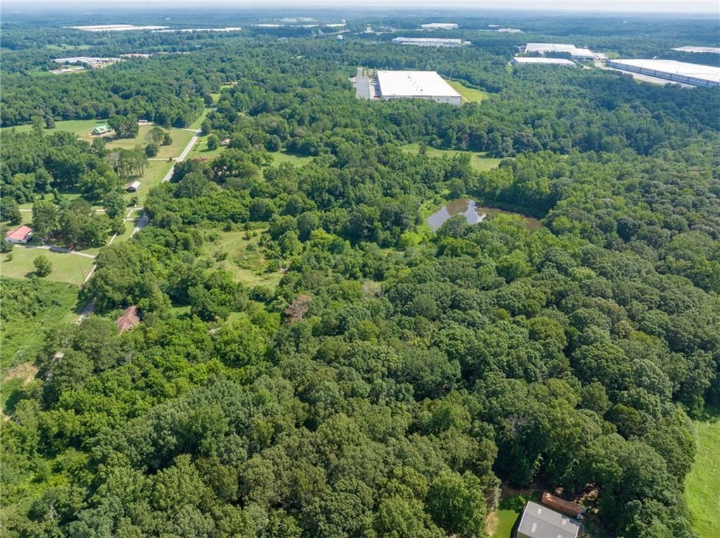 Image 14 of property listing at 2144 Hog Mountain Road, Jefferson, GA 30549
