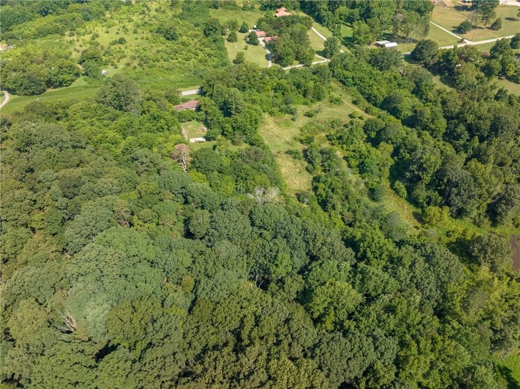 Image 16 of property listing at 2144 Hog Mountain Road, Jefferson, GA 30549