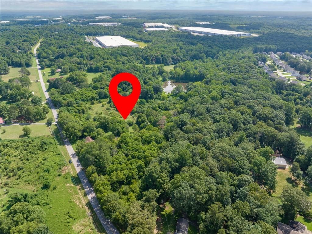Image 2 of property listing at 2144 Hog Mountain Road, Jefferson, GA 30549