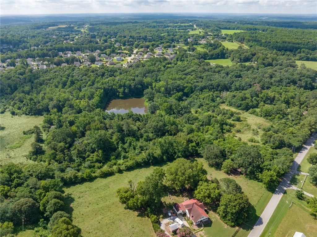 Image 20 of property listing at 2144 Hog Mountain Road, Jefferson, GA 30549