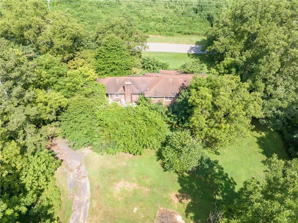 Image 23 of property listing at 2144 Hog Mountain Road, Jefferson, GA 30549
