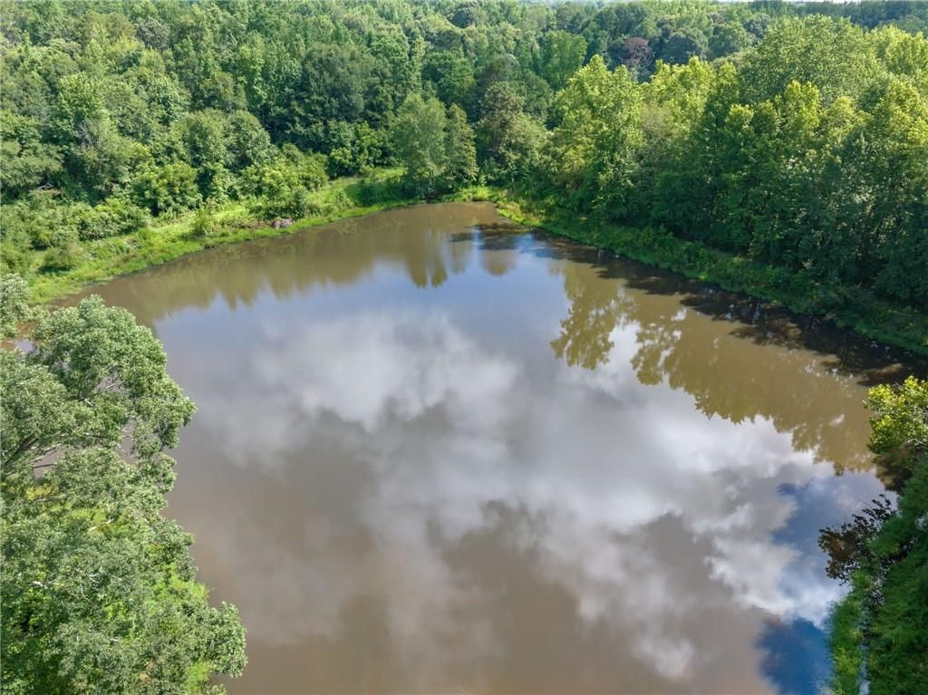 Image 27 of property listing at 2144 Hog Mountain Road, Jefferson, GA 30549