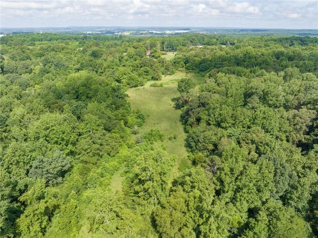 Image 30 of property listing at 2144 Hog Mountain Road, Jefferson, GA 30549