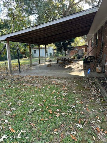 309 S Shields Lane, Natchez, MS 39120