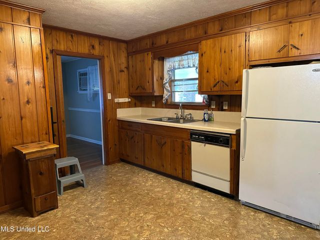 309 S Shields Lane, Natchez, MS 39120