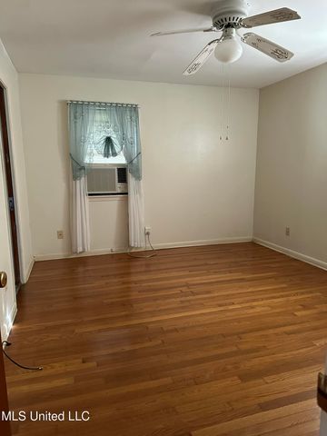 309 S Shields Lane, Natchez, MS 39120