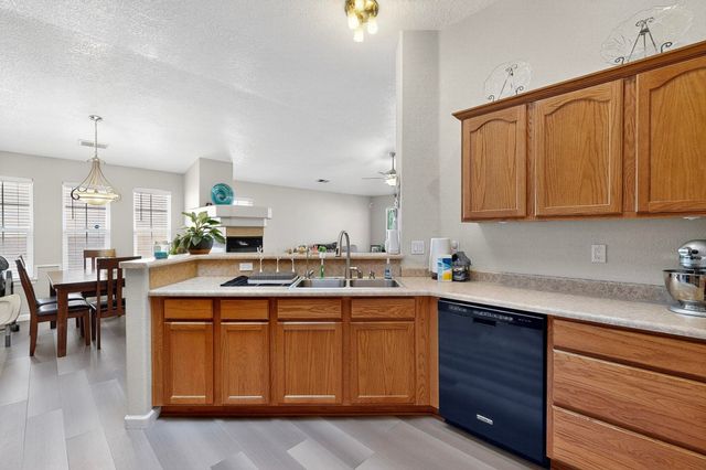 9608 Kilauea Avenue NW, Albuquerque, NM 87120