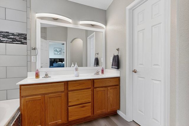 9608 Kilauea Avenue NW, Albuquerque, NM 87120