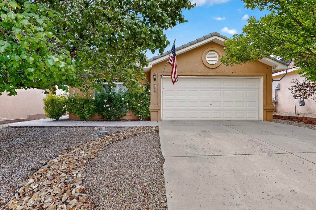 9608 Kilauea Avenue NW, Albuquerque, NM 87120