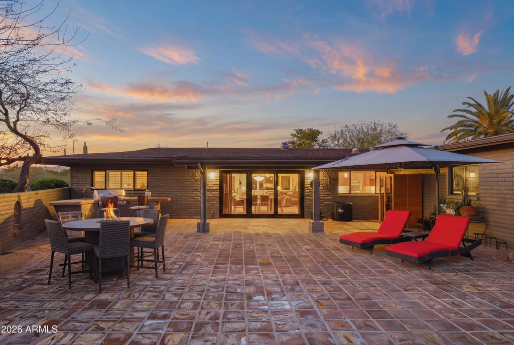 Image 11 of property listing at 7801 E Carefree Drive, Carefree, AZ 85377