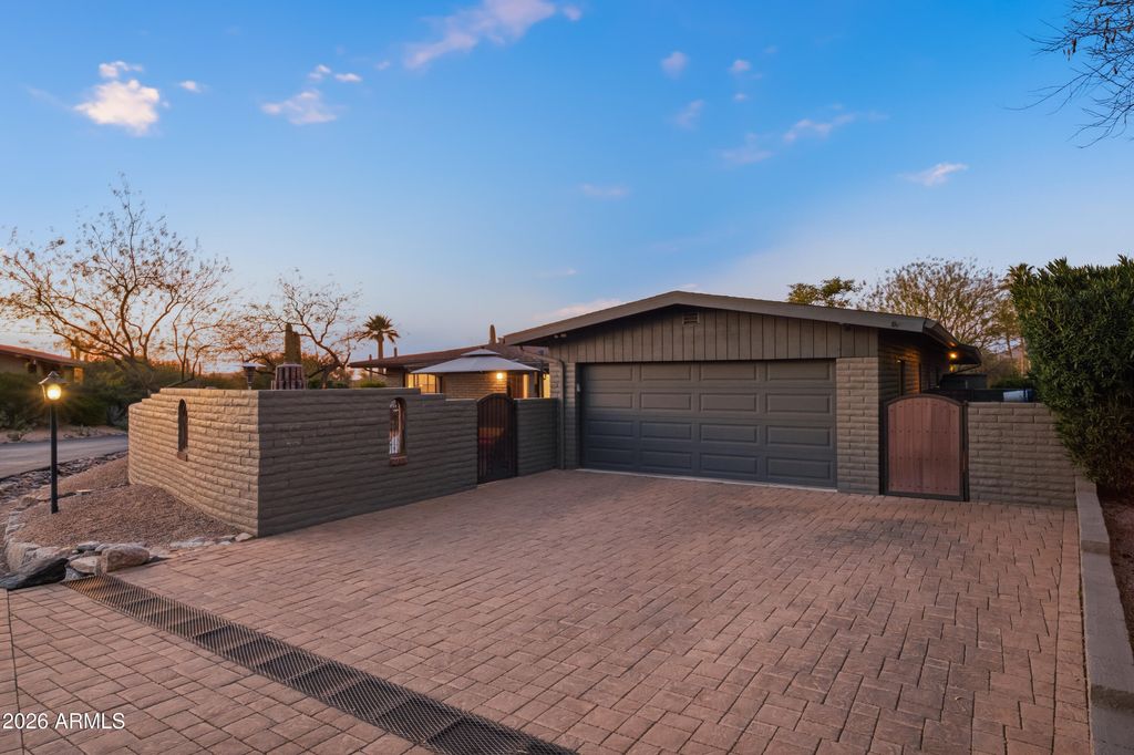 Image 30 of property listing at 7801 E Carefree Drive, Carefree, AZ 85377
