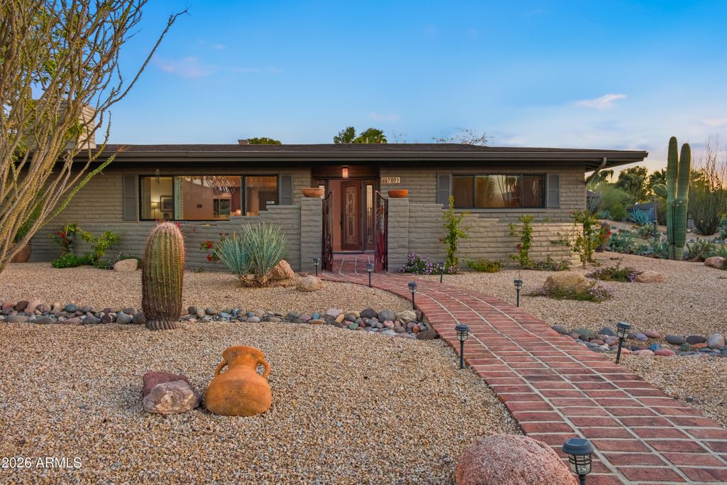 Image 43 of property listing at 7801 E Carefree Drive, Carefree, AZ 85377
