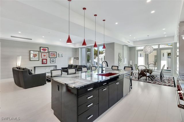 739 5th AVE N, Naples, FL 34102