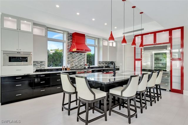 739 5th AVE N, Naples, FL 34102