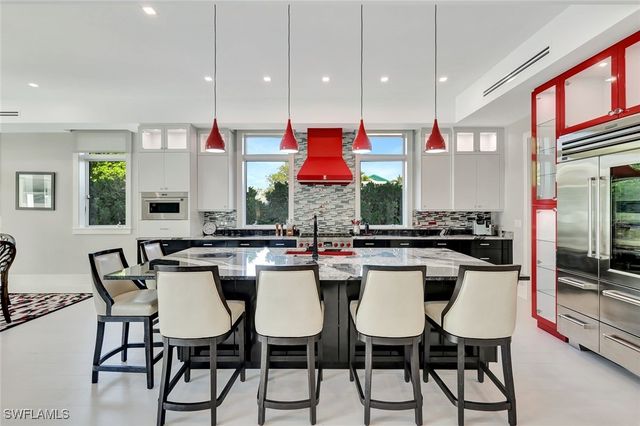 739 5th AVE N, Naples, FL 34102