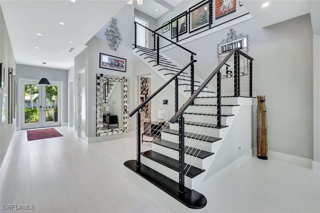 739 5th AVE N, Naples, FL 34102