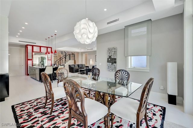 739 5th AVE N, Naples, FL 34102