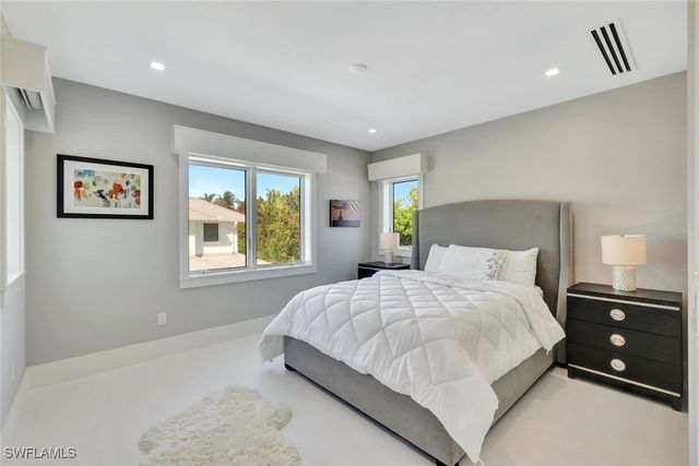 739 5th AVE N, Naples, FL 34102