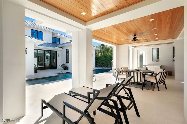 739 5th AVE N, Naples, FL 34102