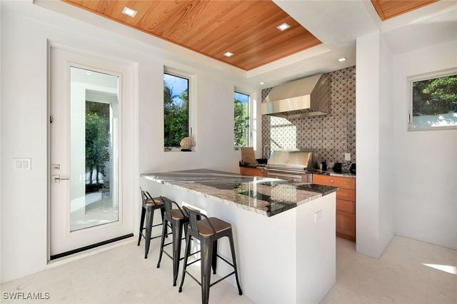 739 5th AVE N, Naples, FL 34102